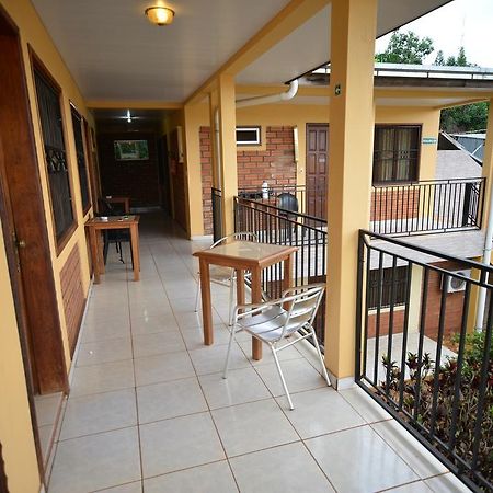 Hotel Lilian Puerto Iguazu Bagian luar foto