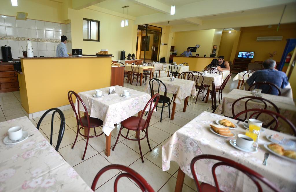 Hotel Lilian Puerto Iguazu Bagian luar foto