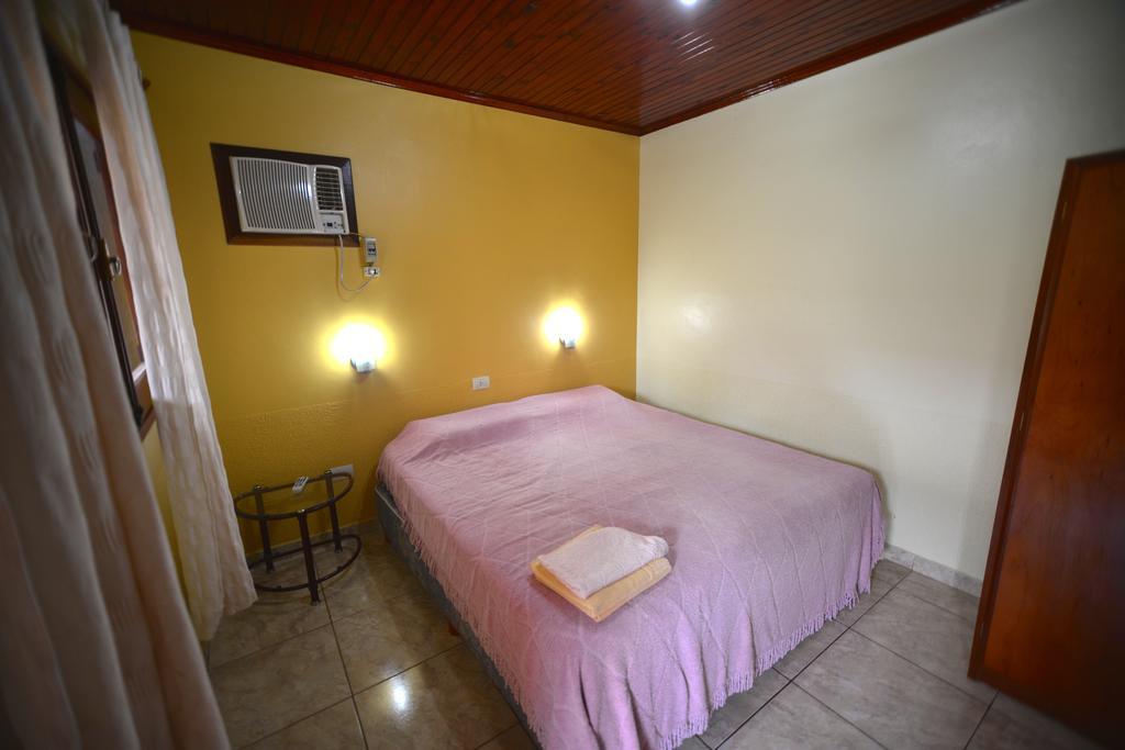 Hotel Lilian Puerto Iguazu Bagian luar foto