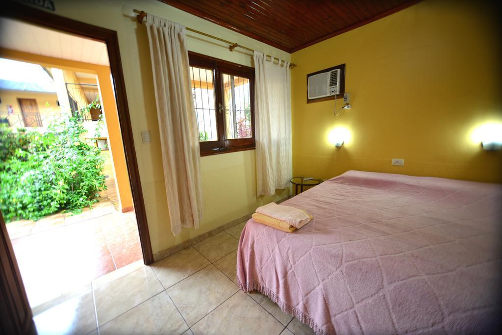 Hotel Lilian Puerto Iguazu Bagian luar foto