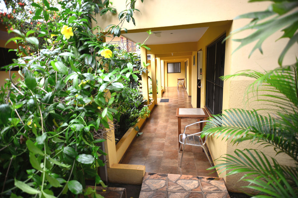 Hotel Lilian Puerto Iguazu Bagian luar foto